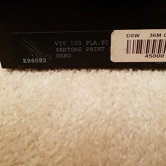 Giuseppe Zanotti Design Pantone Print Pumps E96082 - Picture 5 of 8